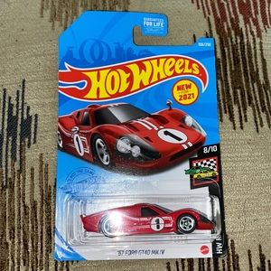 NEW for 2021 hot wheels race day, 8/10 ford GT40